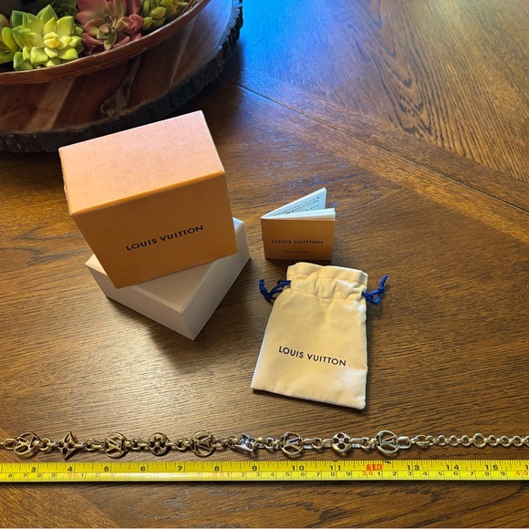 Beautiful LOUIS VUITTON Collier Crazy in lock M00371 Gold Necklace - Picture 14 of 15